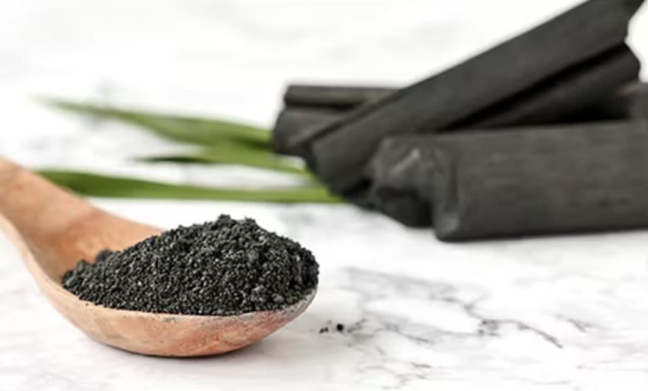 湘南美容外科のブラックピールで使用される植物性活性炭
